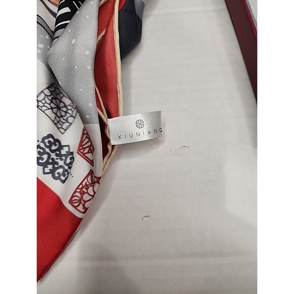 new RARE Chinese SILK SCARF Sizhou China scene with gift box 33" square size - Picture 6 of 9